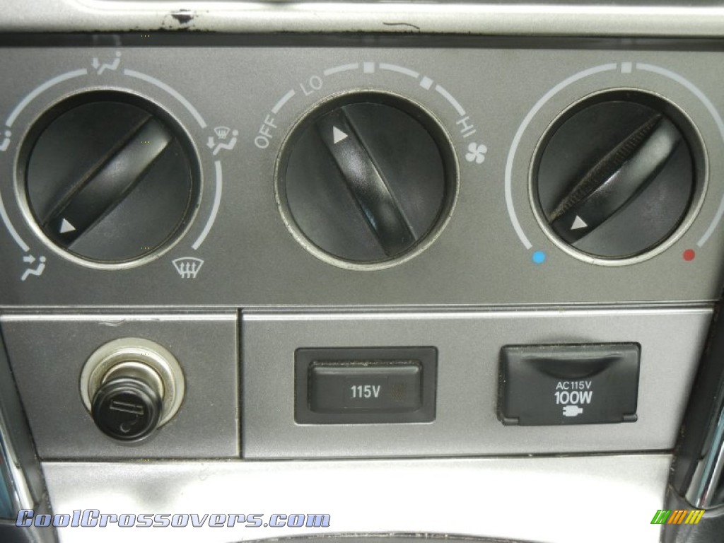 2003 Vibe - Satellite Silver / Slate photo #20 2003 Vibe - Satellite Silver / Slate photo #20