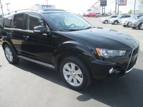 Labrador Black Pearl 2013 Mitsubishi Outlander SE Labrador Black Pearl 2013 Mitsubishi Outlander SE