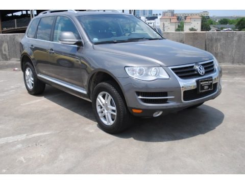 Alaska Grey Metallic 2009 Volkswagen Touareg 2 VR6 Alaska Grey Metallic 2009 Volkswagen Touareg 2 VR6