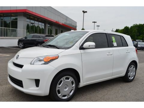 Super White 2013 Scion xD Super White 2013 Scion xD