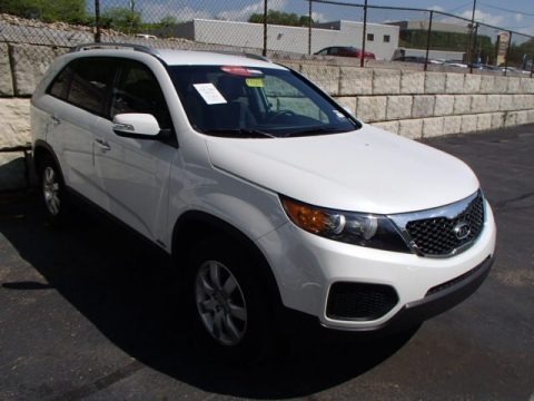 Snow White Pearl 2013 Kia Sorento LX V6 AWD