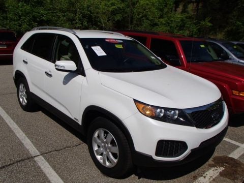 Snow White Pearl 2013 Kia Sorento LX V6 AWD