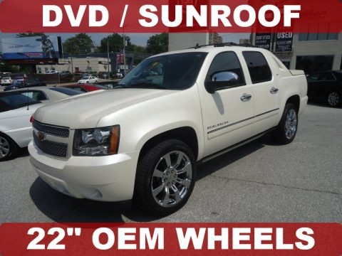 White Diamond Tricoat 2012 Chevrolet Avalanche LTZ 4x4 White Diamond Tricoat 2012 Chevrolet Avalanche LTZ 4x4