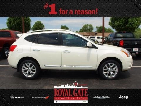 Pearl White 2013 Nissan Rogue SV AWD Pearl White 2013 Nissan Rogue SV AWD