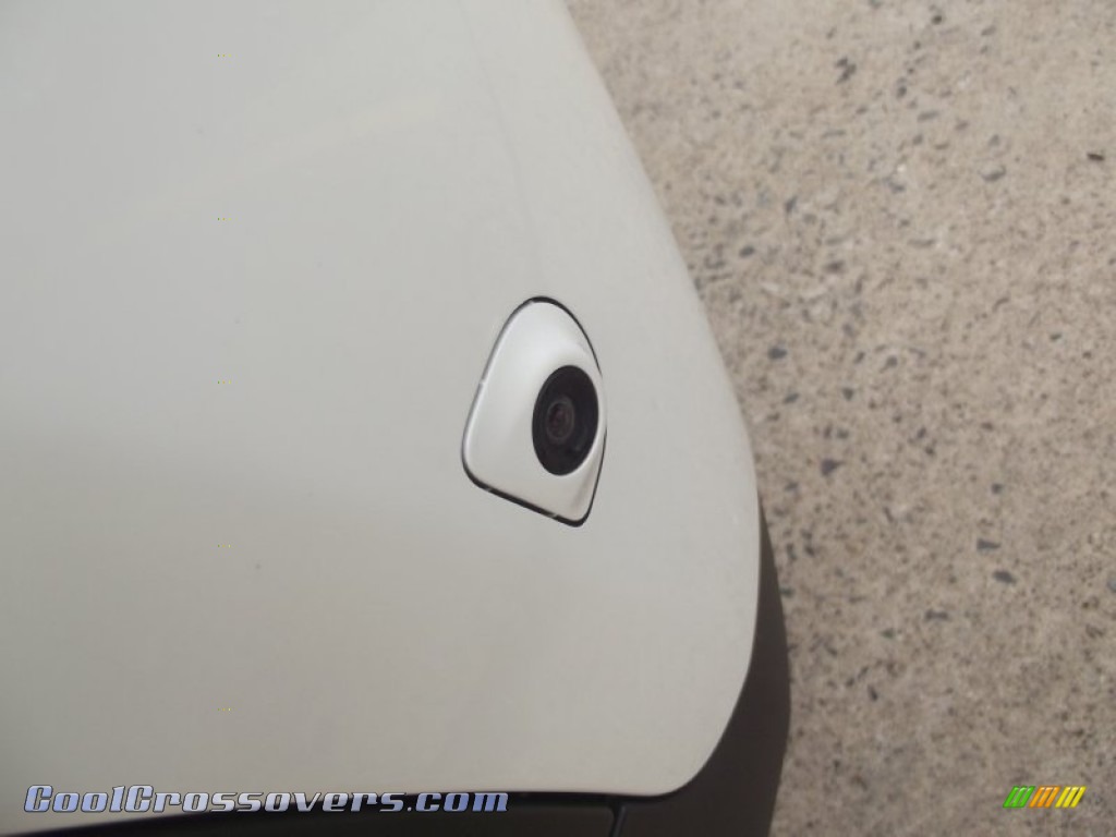 2011 X6 xDrive50i - Alpine White / Black photo #17