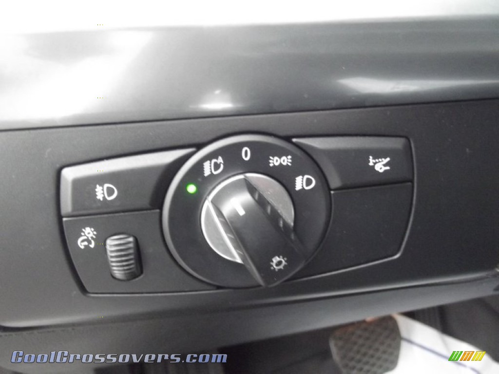 2011 X6 xDrive50i - Alpine White / Black photo #25