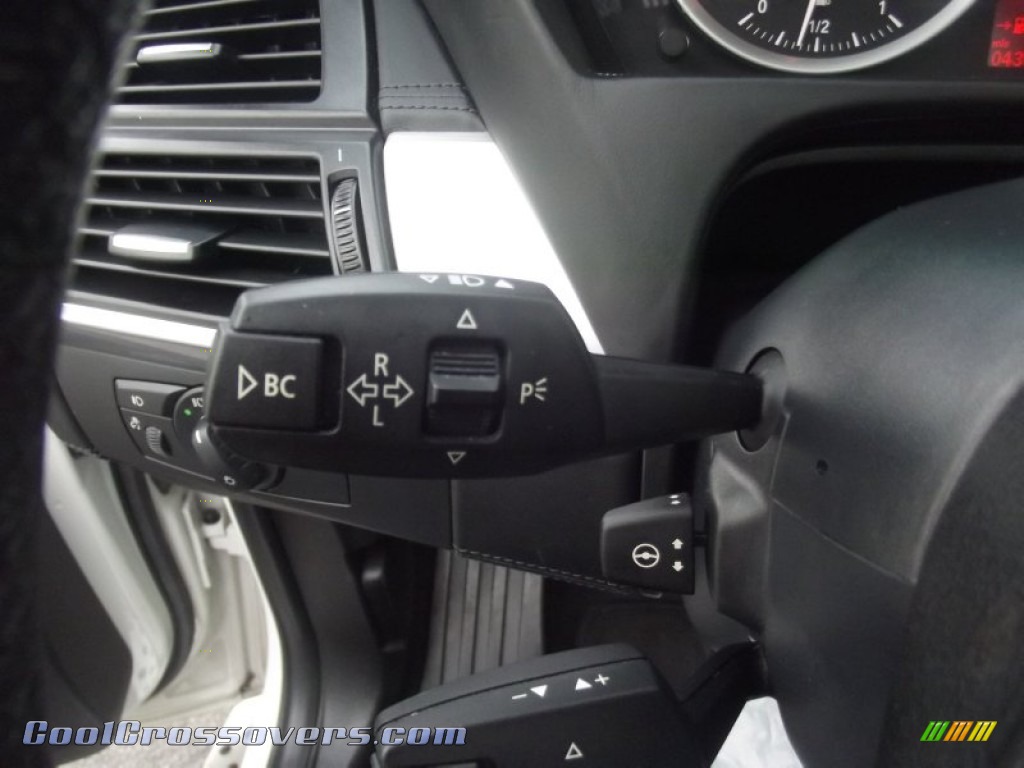 2011 X6 xDrive50i - Alpine White / Black photo #33