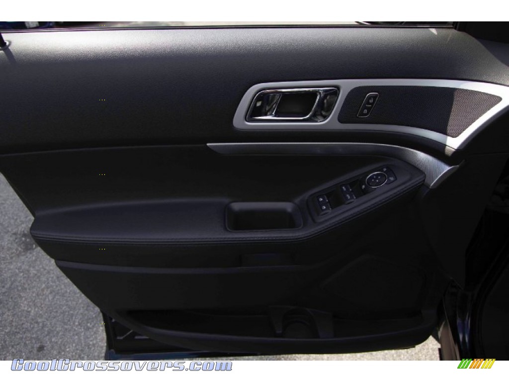 2013 Explorer XLT 4WD - Tuxedo Black Metallic / Charcoal Black photo #15