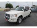 Ford Explorer XLT White Suede photo #3