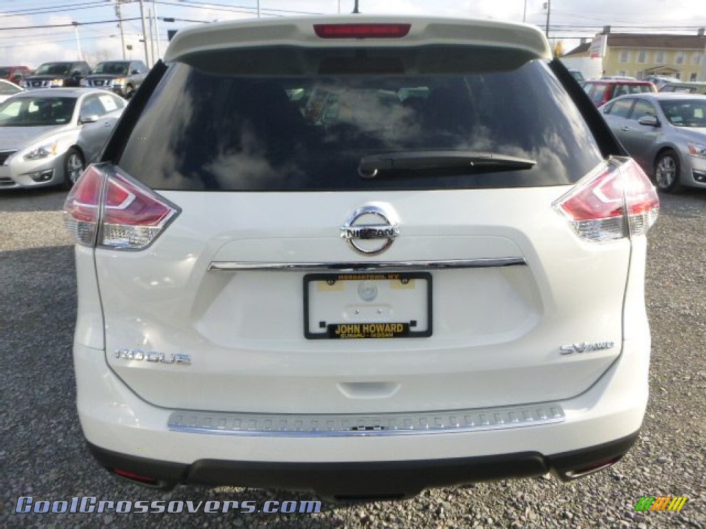 2015 Rogue SV AWD - Pearl White / Charcoal photo #4