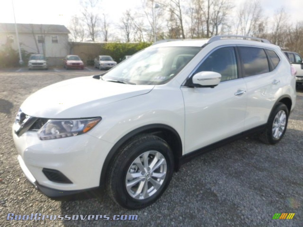 2015 Rogue SV AWD - Pearl White / Charcoal photo #7